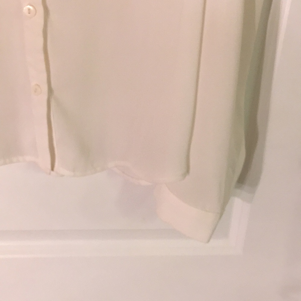 Forever 21 Open Shoulder Button-Up Size M - Picture 4 of 7
